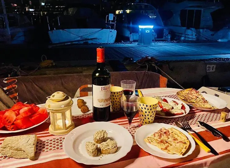Logement Atypique Golfe De Saint Tropez 船屋